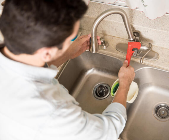 Water-Faucet-Kitchen-Seen-Up-Close